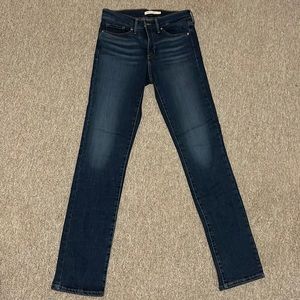 Levi’s 314 Shaping Straight Jeans